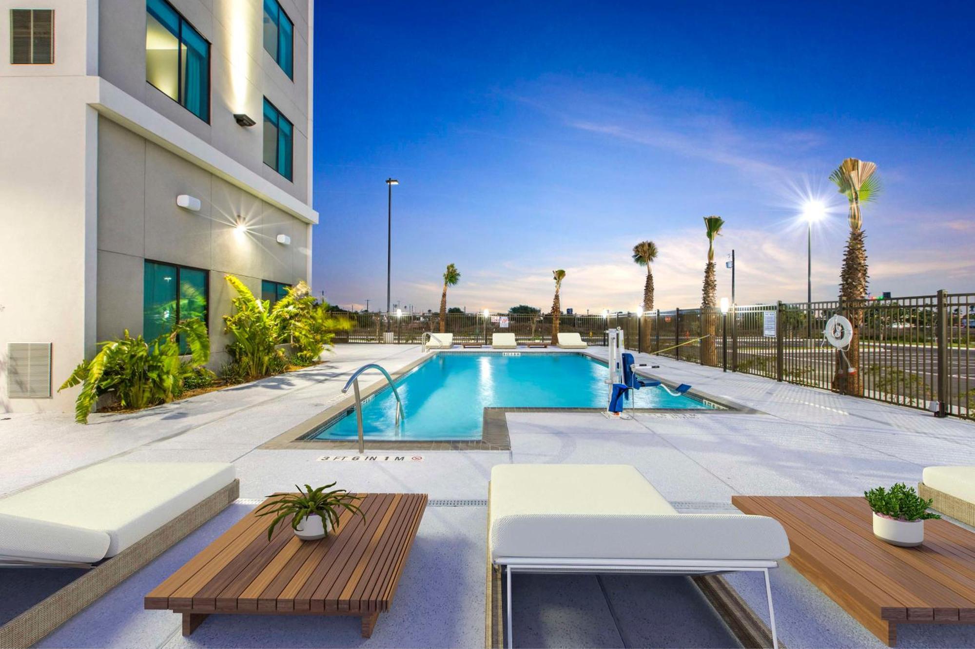 Hilton Garden Inn Harlingen Convention Center, Tx מראה חיצוני תמונה