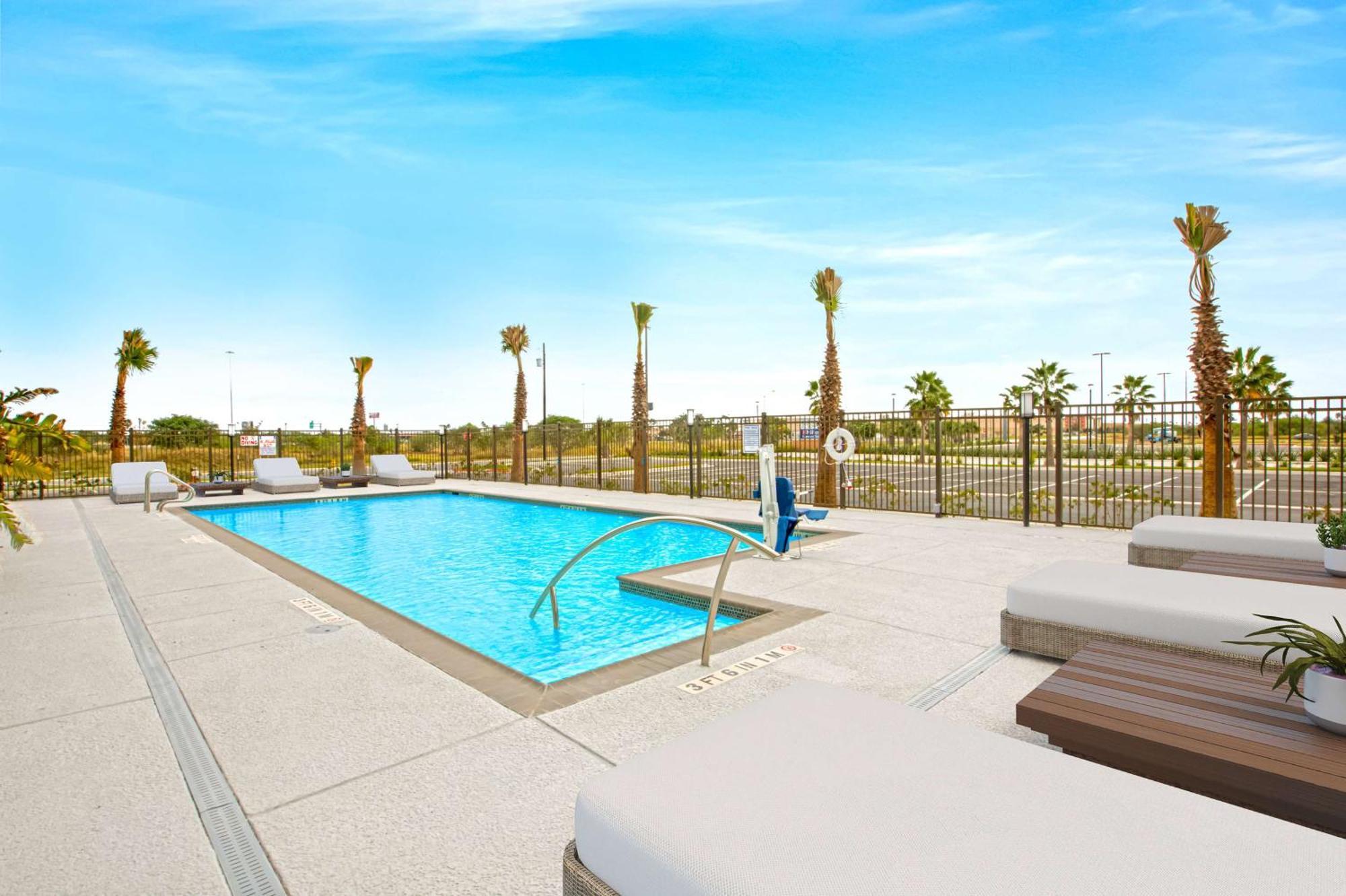 Hilton Garden Inn Harlingen Convention Center, Tx מראה חיצוני תמונה